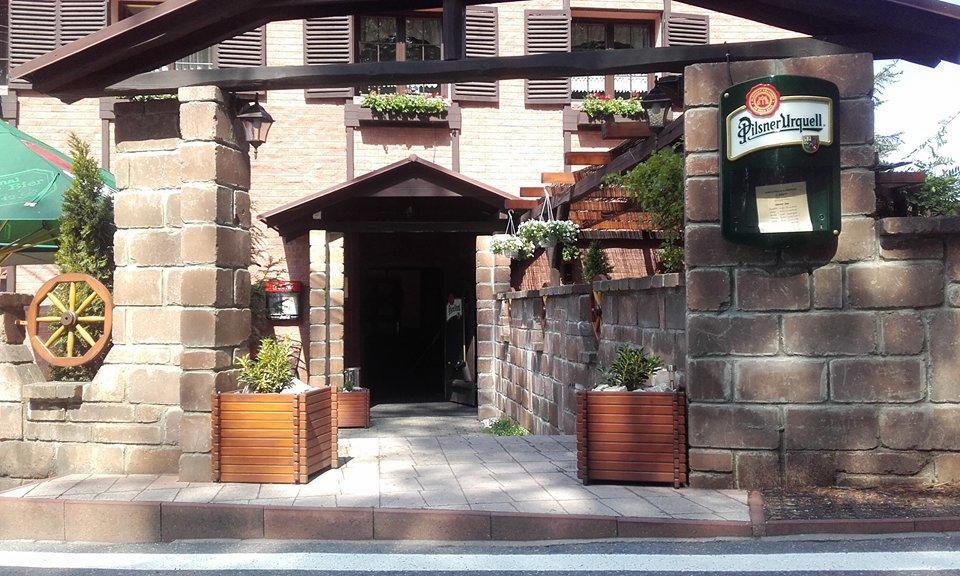 Penzion A Restaurace U Mamy Hotel Frýdek-Místek Kültér fotó